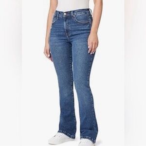 Kensie Jeans Vintage Luxe "The Tessa" High-Rise Boot Cut in Phippa Women's 4/27